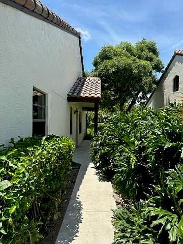 1st image of 406 Buttonwood Pl
