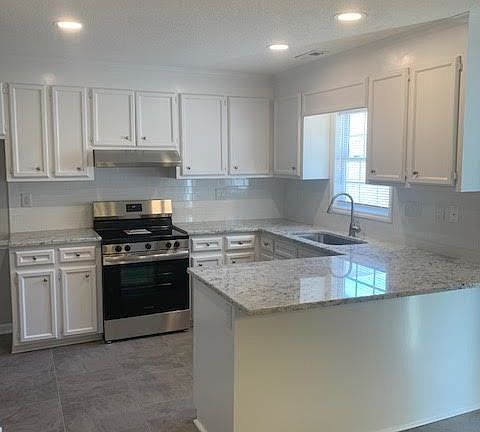 5th image of 3829 Sterling Pointe Dr