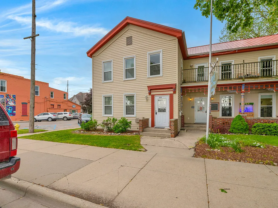 258 S Water St #2