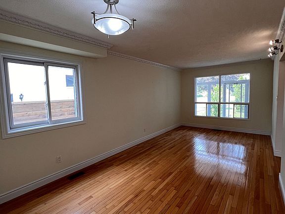 5th image of 202 Billings Cres