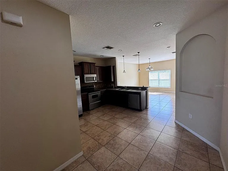 3903 Skipper Ct — Photo 8