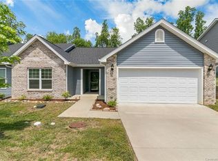 33 Sunny Meadows Blvd, Arden, NC 28704