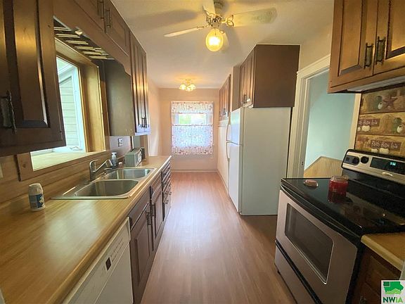 3rd image of 625 Early St