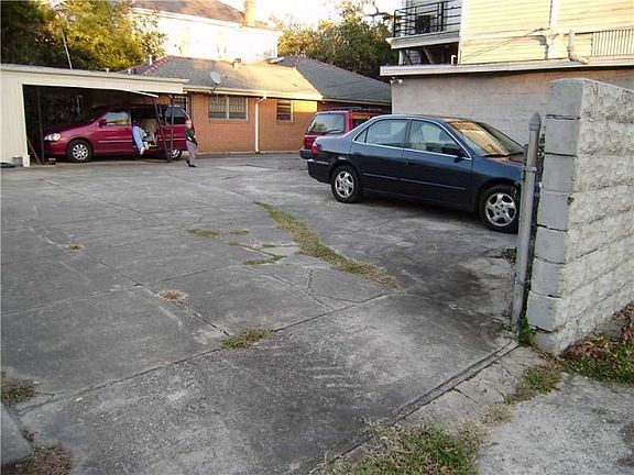 4th image of 1000 S Carrollton Ave