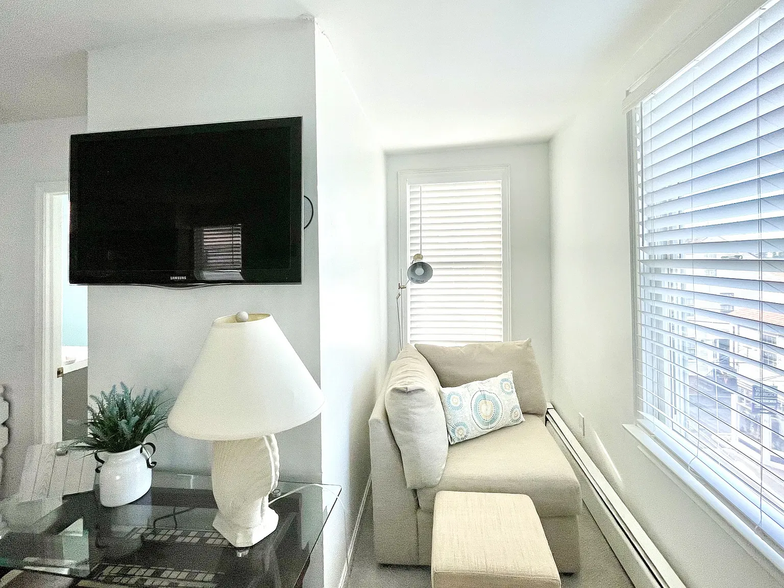 2 bed, 1000 sqft, $2,600 — Photo 4