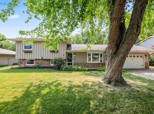 1300 Highview Rd, East Peoria, IL 61611