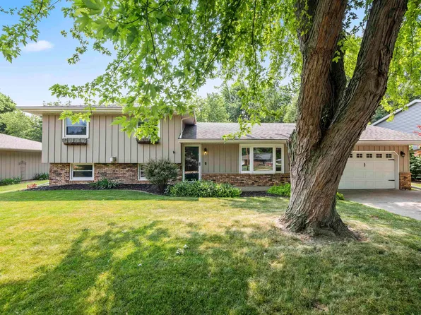 1300 Highview Rd, East Peoria, IL 61611