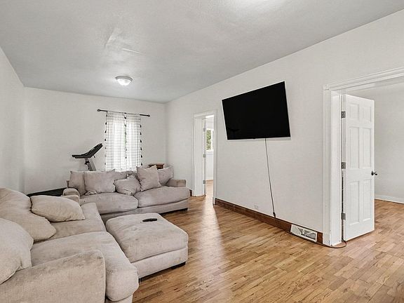 3rd image of 1440 6th St