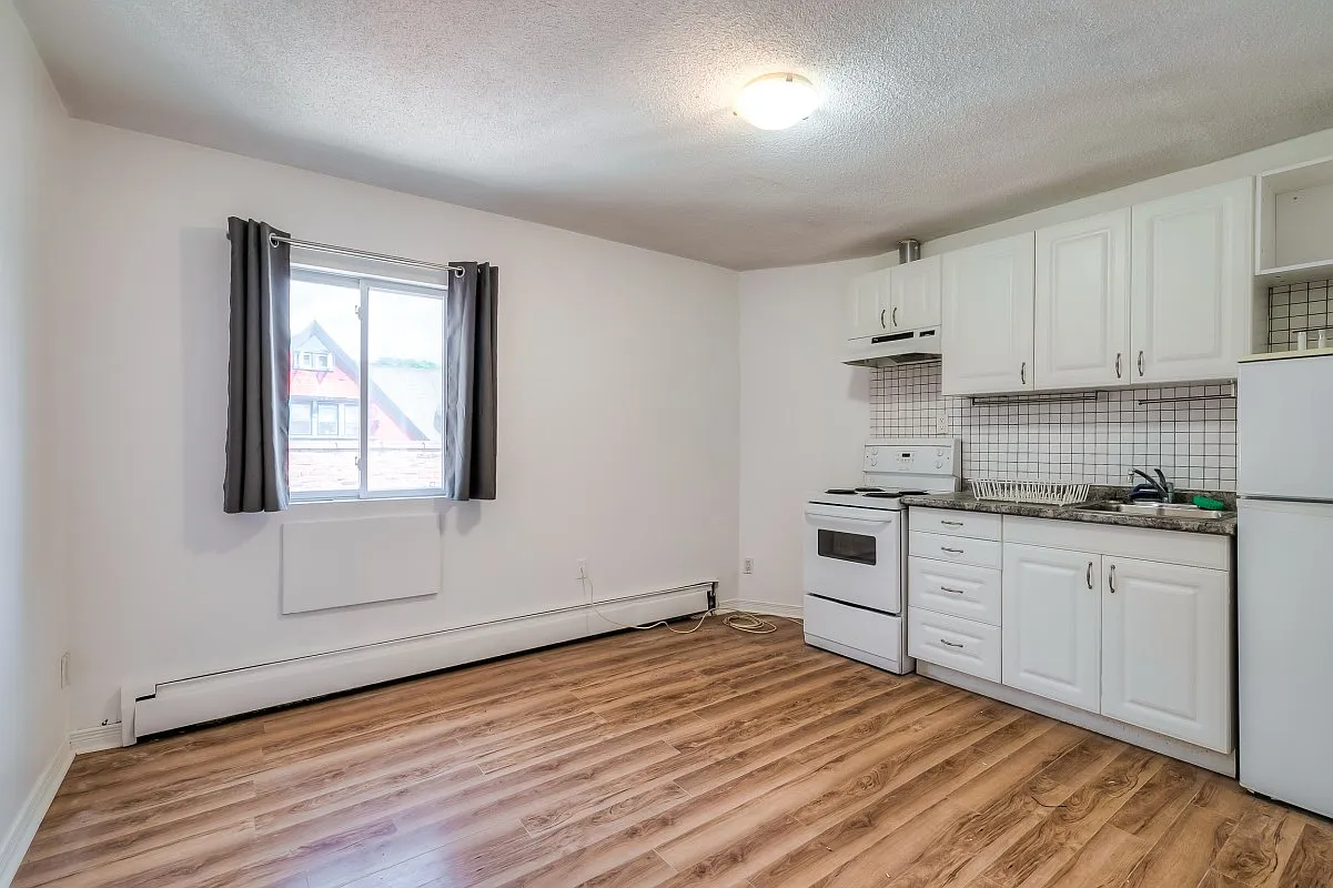 198 Dunn Ave - 402 — Photo 3