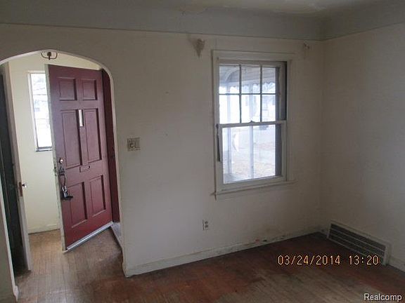 2nd image of 16828 Bramell St