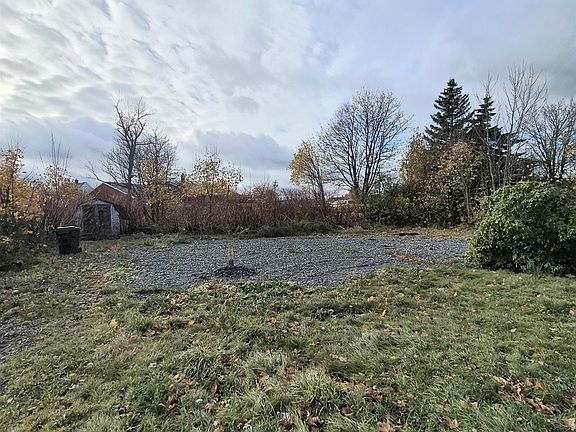 4th image of 12 McKenzie St