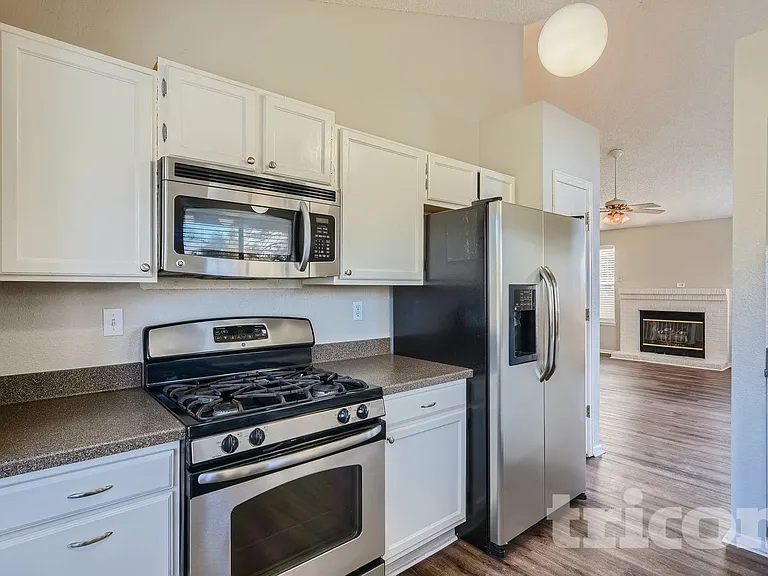 995 Cobblestone Dr — Photo 11