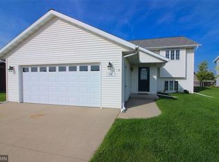 116 Uriah Ct, Mankato, MN 56001