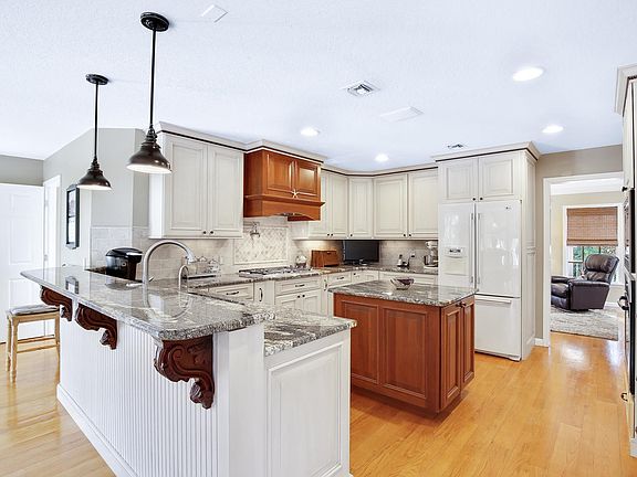 3rd image of 12200 Riverbend Court