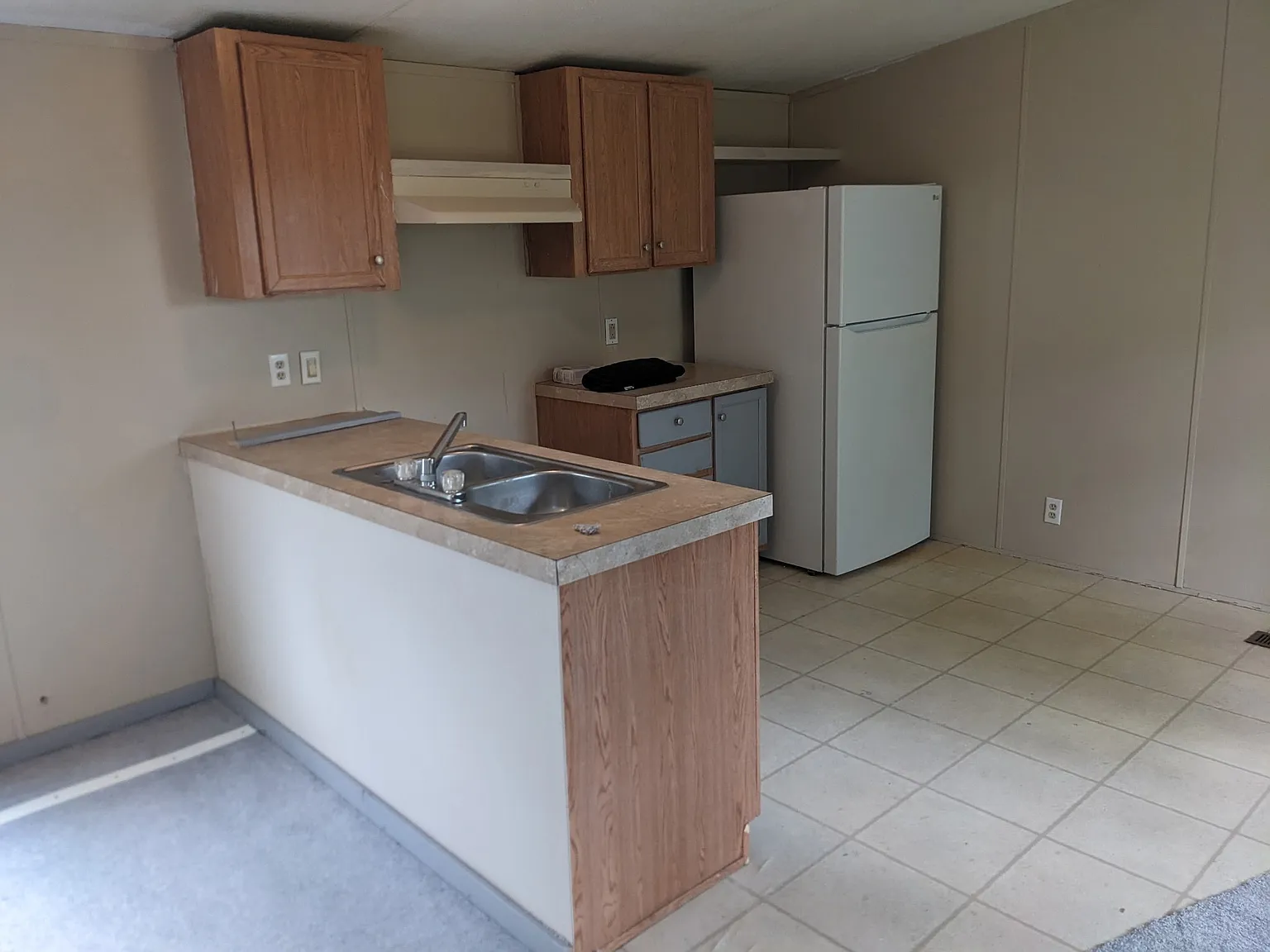 3 bed, 900 sqft, $900 — Photo 3