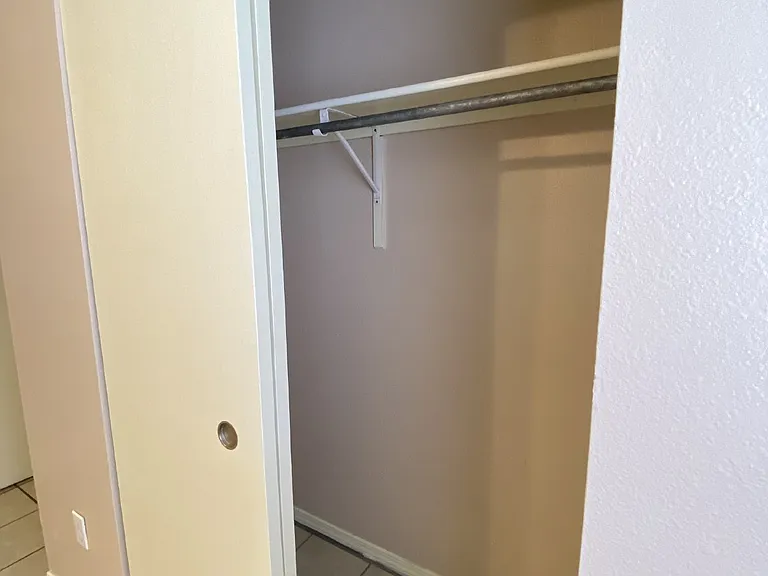 2 bed, 1.0 bath, 900 sqft, $1,195 — Photo 16