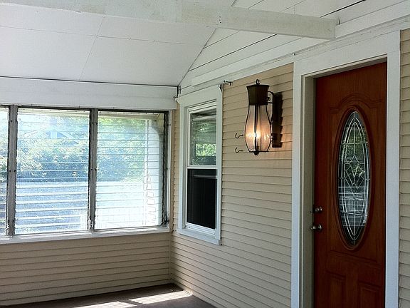 5th image of 204 E Maple Ave