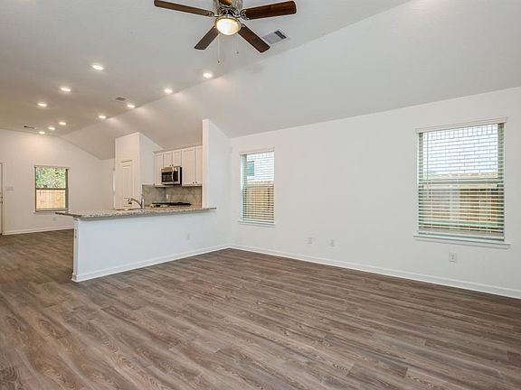 2nd image of 1124 Bulwark Dr
