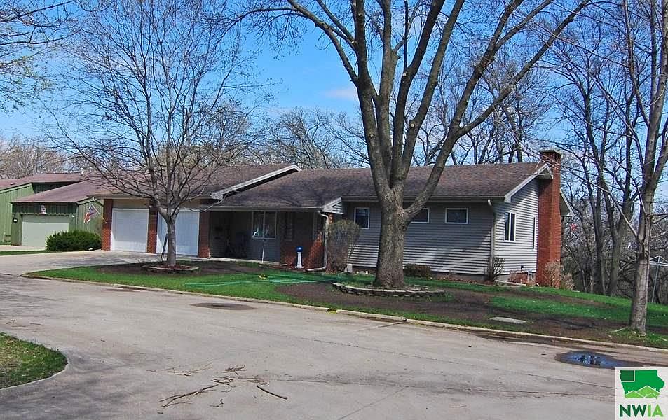 1st image of 709 Oak Hill Dr