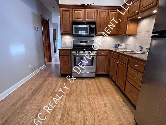 2nd image of 3100 N Sacramento Ave Unit 1