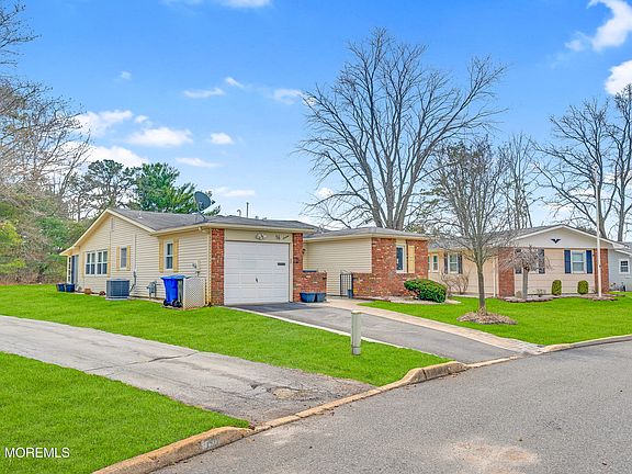 5th image of 16 Dickinson Road