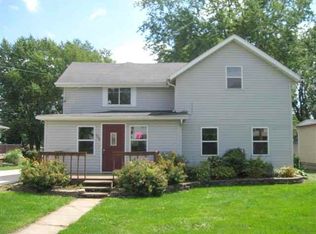 706 S Schuyler St, Lena, IL 61048