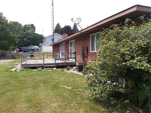 3rd image of 2925 Hillcrest Dr