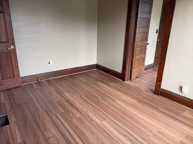 517 Buckhannon Ave — Photo 4