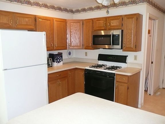5th image of 17826 Bay Winds Dr