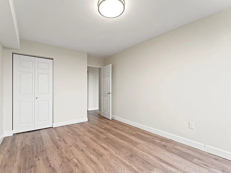 47 Memorial Dr — Photo 17