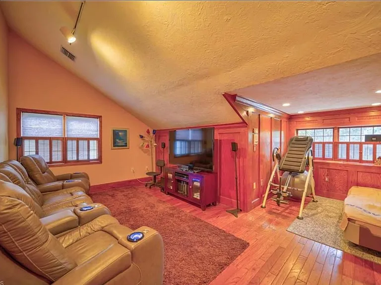 5810 Briarcliff Rd — Photo 26
