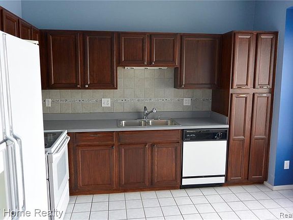 2nd image of 41784 Primrose Dr #1