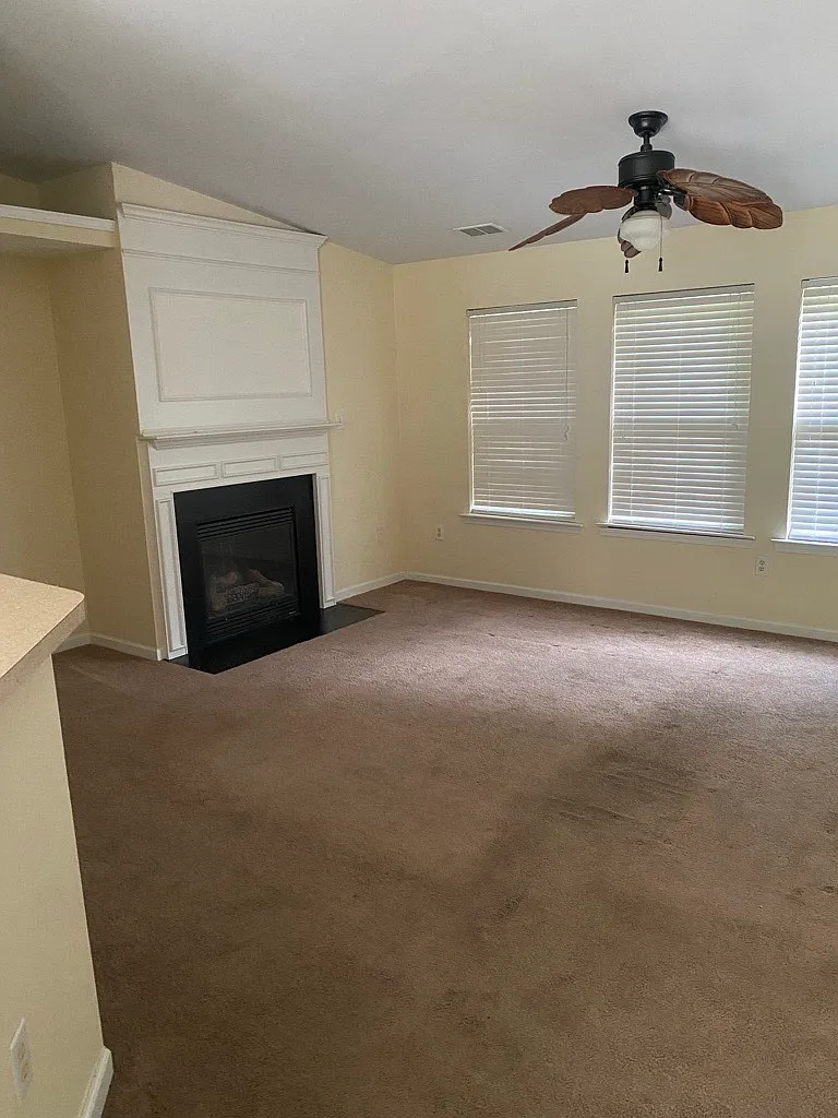 3 bed, $1,600 — Photo 3