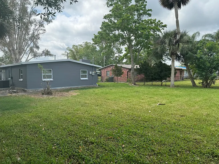 2258 Saint Dunston Ln — Photo 11