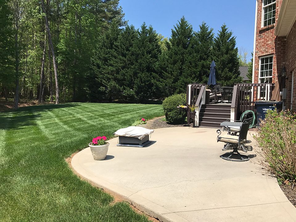 2nd image of 1032 Rolling Park Ln