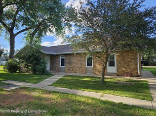 426 N East St, Hebron, ND 58638