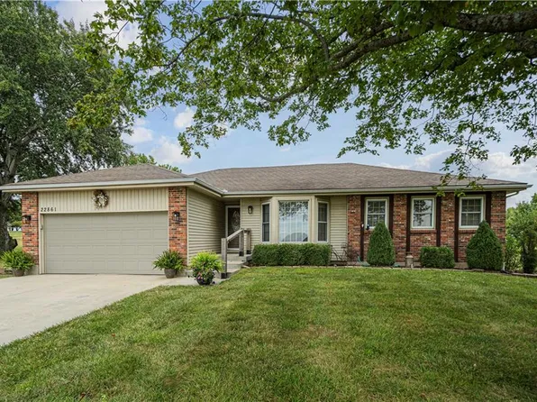 22861 Metcalf Ave, Bucyrus, KS 66013
