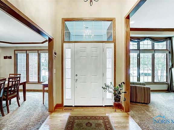 4th image of 15939 Lakeside Ct