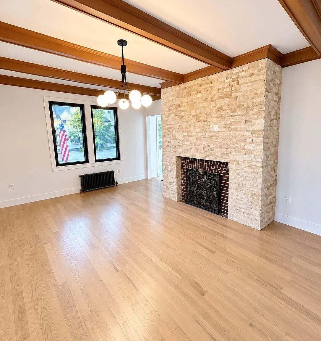2419 Richmond Rd — Photo 2