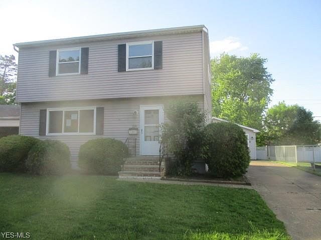 1st image of 888 Pelley Dr