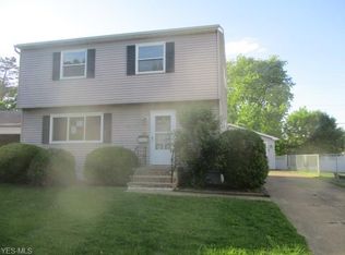 888 Pelley Dr, Cleveland, OH