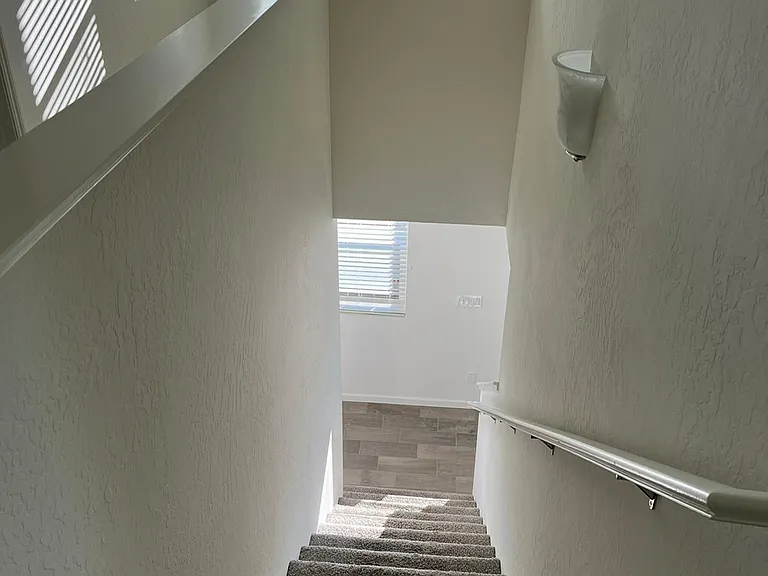 496 Pioneer Ln — Photo 5