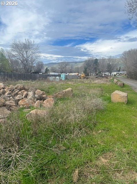 2nd image of 5 Dozer Dr