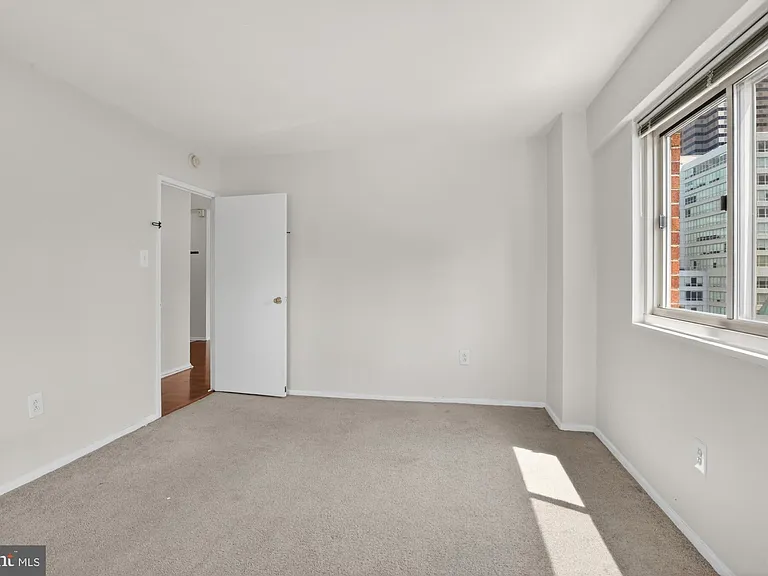2101 Chestnut St #17-708 — Photo 11