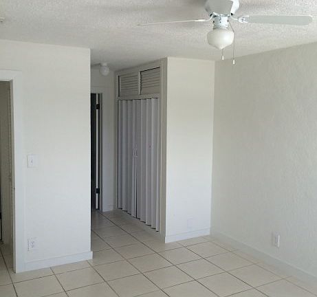 4th image of 300 SE 11th Ave APT 102