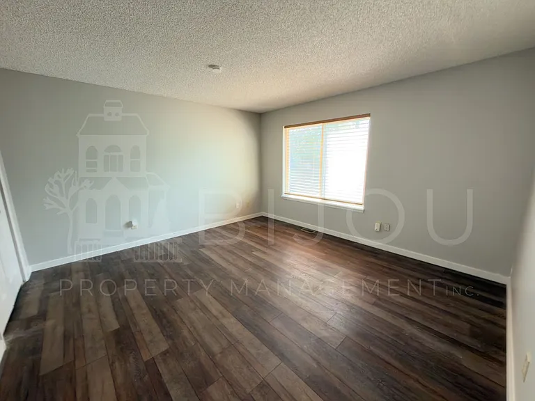963 Bayfield Way — Photo 7
