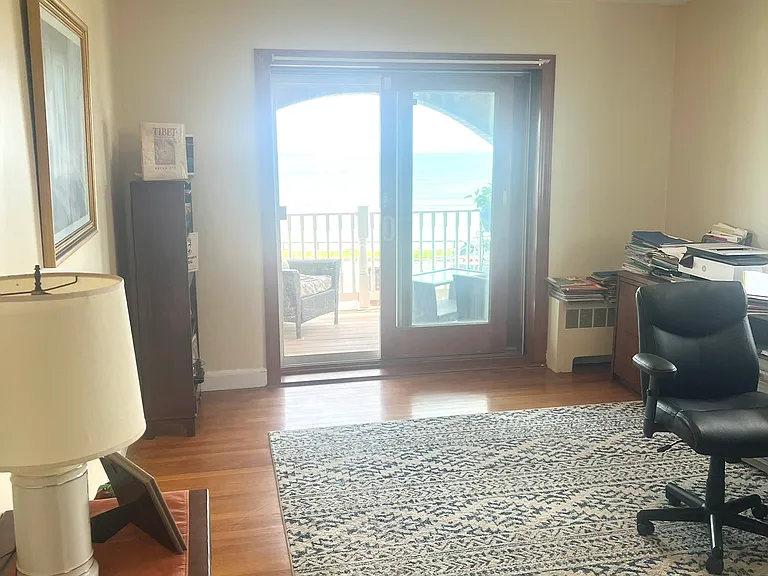 77 Lynn Shore Dr #1 — Photo 29
