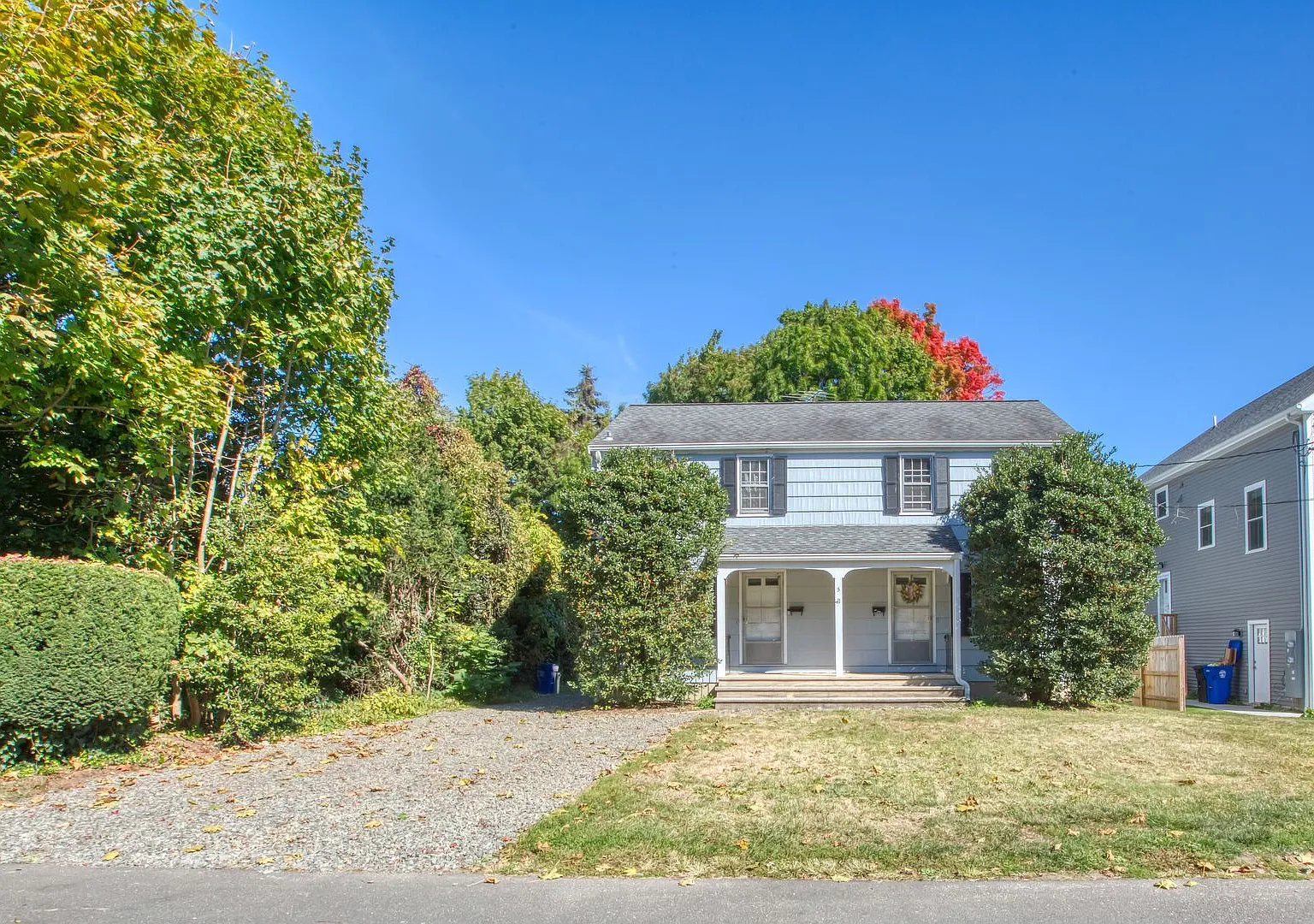 Duplex style 2 bedroom updated — Photo 3