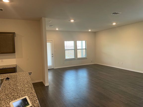 5th image of 2705 Buckingham Dr