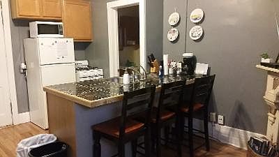 3rd image of 1518 N Van Buren St #1516